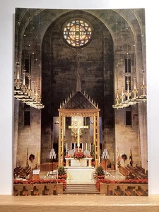 Main Altar, Cathedral of Mary Our Queen: Baltimore, MD - Vintage Postcard - Picture 1 of 3