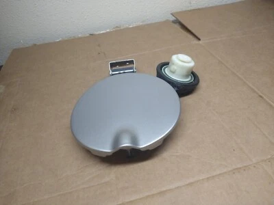 Pontiac Torrent 2008 tanque de gasolina tapa de puerta luz deslustrada plateada metálica  Foto 1 de 4