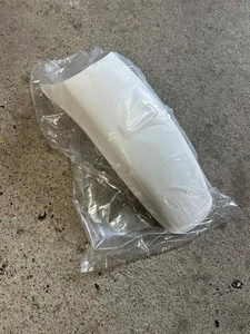 Guardabarros trasero Yamaha MX 175 1979 1980 1981 blanco defecto segundo - Imagen 1 de 1