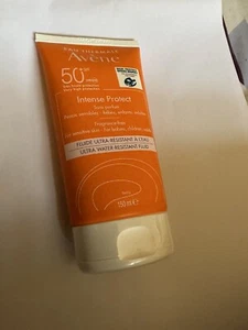 Crema solar facial Avene 50+ FPS para alta protección piel sensible/150 ml/vacaciones - Imagen 1 de 5