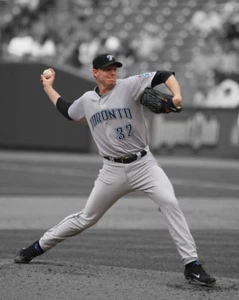 Toronto Blue Jays ROY HALLADAY Glossy 8x10 Photo Spotlight Print Poster - Picture 1 of 1