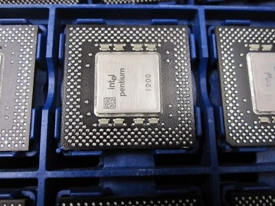 Vintage Intel Pentium 200MHz 66MHz PPGA GOLD PIN CPU FV80502200 SY044 SY045 - Image 1 of 2