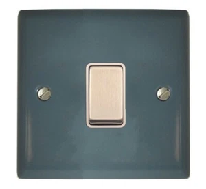 Interruptor de luz basculante intermedio G&H SDG205 placa de espectro gris oscuro de 1 banda - Imagen 1 de 1