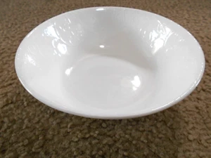 CORELLE VITRELLE " BELLA FAENZA " 8 1/2" CIOTOLA DA PORTATA IN RILIEVO - Foto 1 di 3