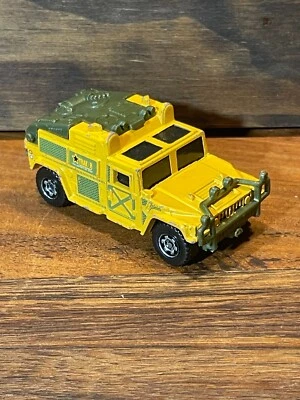 2000 Matchbox Hummer HMMWV MBX Adventure Team Folding Roof ATV/4x4 Yellow/green - Image 1 of 4