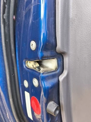 TOYOTA CELICA 1999-2005 CERRADURA PUERTA MECH (LADO PASAJERO DELANTERO) Foto 1 de 4