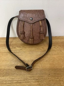 Khaki Brown Pig Skin Celtic Knot Day Sporran with Belt From ARTISANS OF Scotland - Picture 1 of 10