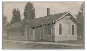 RPPC-Size Photo C&O CHESAPEAKE AND OHIO RAILROAD Station LAKE BRUCE IN Indiana - Picture 1 of 2