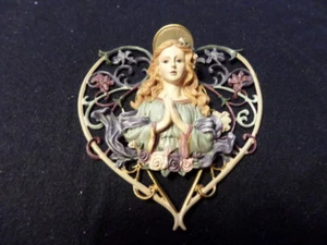 Vintage Plaque of Mary - Perfect Condition - Metal Heart w Resin Figure - Picture 1 of 3