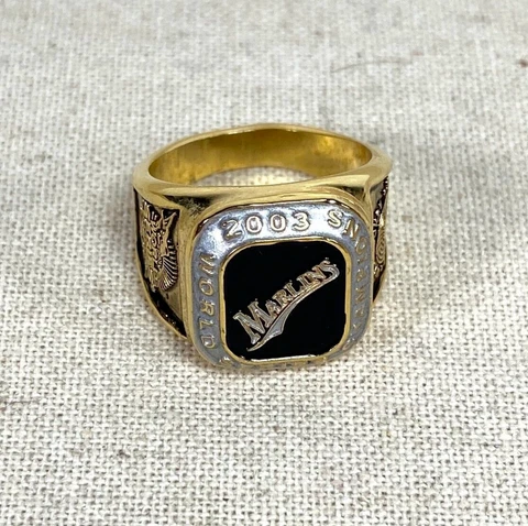 2003 FLORIDA MARLINS Ring World Series Miccosukee Replica Souvenir Gold Tone Cover