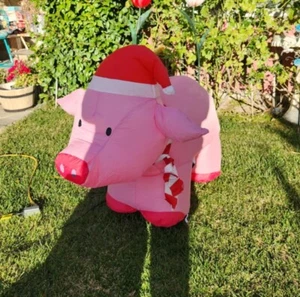 GEMMY Inflable 3' PINK PIG Papá Noel Sombrero Bufanda Navidad Inflable Decoración - Imagen 1 de 6