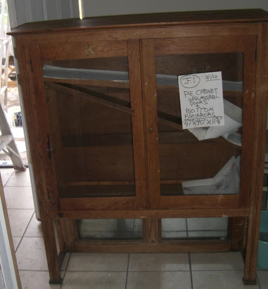   Gabinete de seguridad Early American Country Pie PAÍS PRIMITIVO  Foto 1 de 4