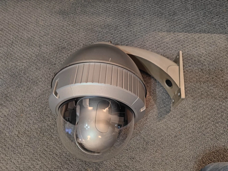 Cámara domo Panasonic WV-NS202A I-Pro red PTZ 22x video alarma 45-HUF7-1720 Foto 1 de 4