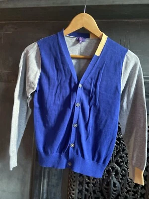 Cardigã infantil Paul Smith tamanho 12a 100% algodão azul e cinza com detalhes amarelos  - Imagem 1 de 3