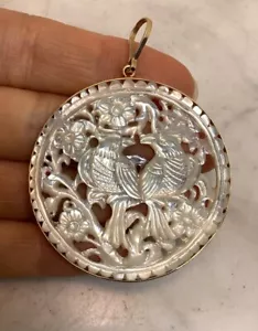 Vintage 14K Gold Carved Mother Of Pearl Two Love Bird Flower Pendant - Picture 1 of 16