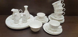 Wedgwood Campion Dinner plates Cups Saucers Salt Peppers - Picture 1 of 17