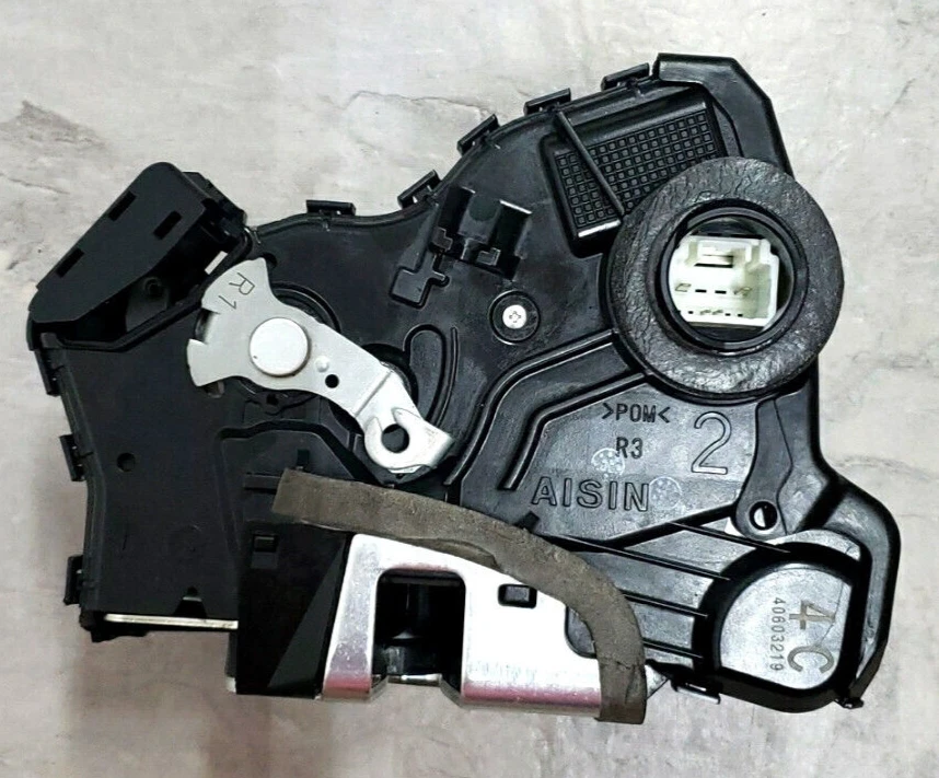 LIFETIME WARRANTY 2003 to 08 Genuine Pontiac Vibe door lock actuator RIGHT FRONT - Image 1 of 4