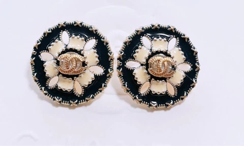 Chanel Vintage Parts Button Black White 2 pieces set Free shipping Cover