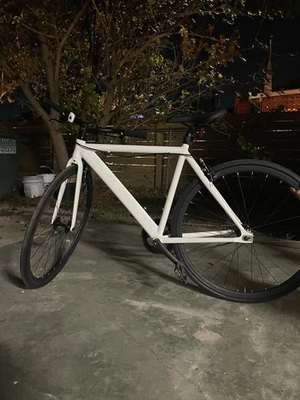 6KU Urban Track Bike Fixie or Freewheel 单速 55 厘米 人字拖 轮毂 黑色 — 第 1/3 张图片