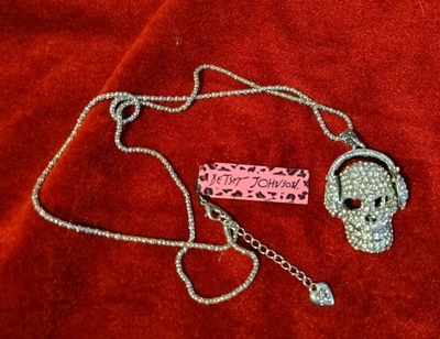 Cuello colgante con auriculares con calavera firmados por Betsy Johnson Foto 1 de 3