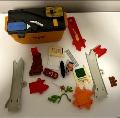 Disney Pixar Cars Race and Go Lightning McQueen & Tractor - Juego completo Foto 1 de 4