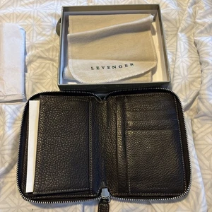 Étui pour téléphone intelligent Levenger Bomber Jacket - Moka - Photo 1 sur 10
