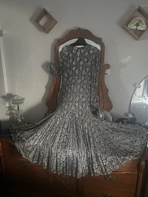 Vestido manga larga vintage con cuentas Newman Marcus de Judith Anne Creations Foto 1 de 4