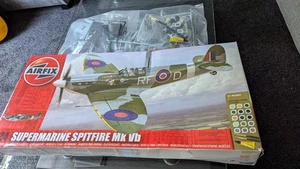 Airfix A50141 Supermarine Spitfire Mk.Vb 1:24 COMPLETE - Picture 1 of 12
