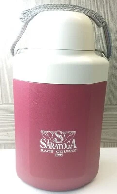 ВИНТАЖНЫЙ КУЛЕР ДЛЯ НАПИТКОВ SARATOGA RACE COLEMAN С РЕМЕШКОМ 1995 НЕИСПОЛЬЗОВАННЫЙ - Изображение 1 из 4