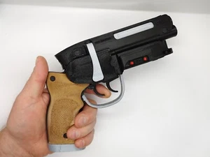 Deckard Blaster Style Prop – Blade Runner 2049 Inspired Cosplay Memorabilia - Picture 1 of 33