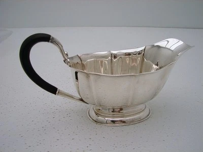 Elegante barco con salsa Cohr de plata esterlina neoclásico con sello Dinamarca  Foto 1 de 4