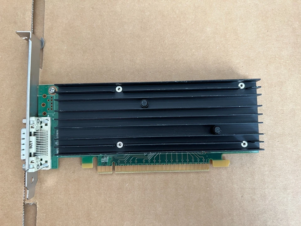 DELL NVIDIA QUADRO NVS 290 TW212 256MB DDR2 PCIE X16 VIDEO CARD  A3-12 - Image 1 of 4