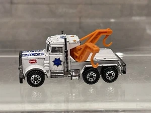 1981 Matchbox Peterbilt Wreck Truck #MB-61 Police M9 Tow Truck 1/80 Double Boom - Picture 1 of 9