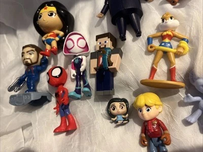 (11) Figures Lot Spider-Man, Wonder Woman, Looney Tunes, Minecraft, DC, Trolls - Image 1 of 4