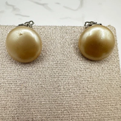 Vintage Gold Tone Faux Pearl Domed Button Clip On Earrings Classic Glam Chunky - Image 1 of 4