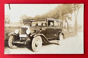Foto AK um 1924 Automobil mit Nummernschild 10074   ( 154470 - Bild 1 von 2