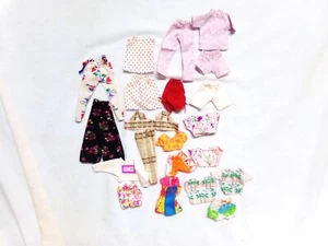 LOTE VINTAGE DE 21 ROPA PARA BARBIE & FRIENDS BONGO ETIQUETA PÚRPURA HECHA A MANO - Imagen 1 de 1