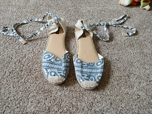 Espadrilles Banane schwarz 9West Größe 11 mit flachem Binden - Bild 1 von 4