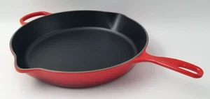Rare Le Creuset France Cast Iron Enamel Double Spout Frying Pan Skillet Red 13.5 - Picture 1 of 13