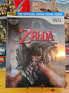 The Legend Of Zelda Twilight Princess The Official Guide Nintendo Wii w/poster - Picture 1 of 5