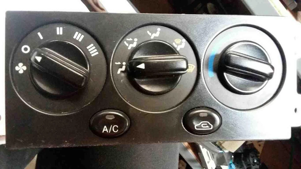Heater A/c Control KIA SEPHIA 98 99 00 - Image 1 of 1