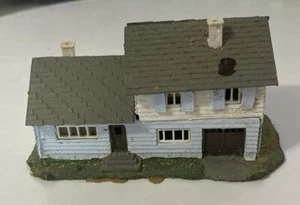 IMEX  SPLIT LEVEL HOUSE N Scale - Picture 1 of 6