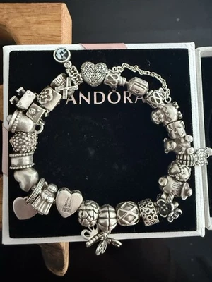 Original Pandora Armband ca. 20cm mit 23 Charms Plus Sicherheitskette. TOP - Bild 1 von 2