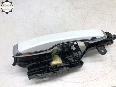 Volvo XC90 2016-2025 paso derecho delantero exterior manija de puerta OEM Foto 1 de 4