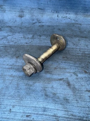 01-05 Lexus IS300 Brazo de control inferior delantero perno diestro o derecho OEM ajuste de alineación Foto 1 de 4