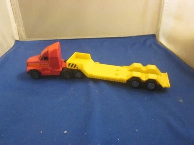 Remolque Tootsie Toy rojo cabina aerodinámica y remolque amarillo de 10" de largo Foto 1 de 4