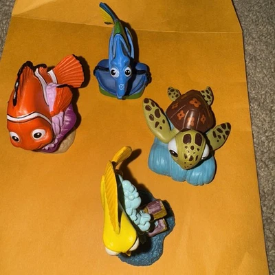 Disney Buscando a Nemo PVC Plástico Pez Tortuga Juguete Figura Pastel Topper Lote de 4 Foto 1 de 4