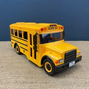 PLAYMOBIL 4+ - 71094 - SCUOLABUS VITA CITTADINA - - Foto 1 di 7