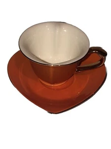 Taza y platillo clásico de café y té en forma de corazón - naranja con adornos dorados divertido - Imagen 1 de 13