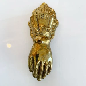 Brass Victorian Style Hand Door Knocker With Ornate Medallion Backplate 6.5" - Picture 1 of 11